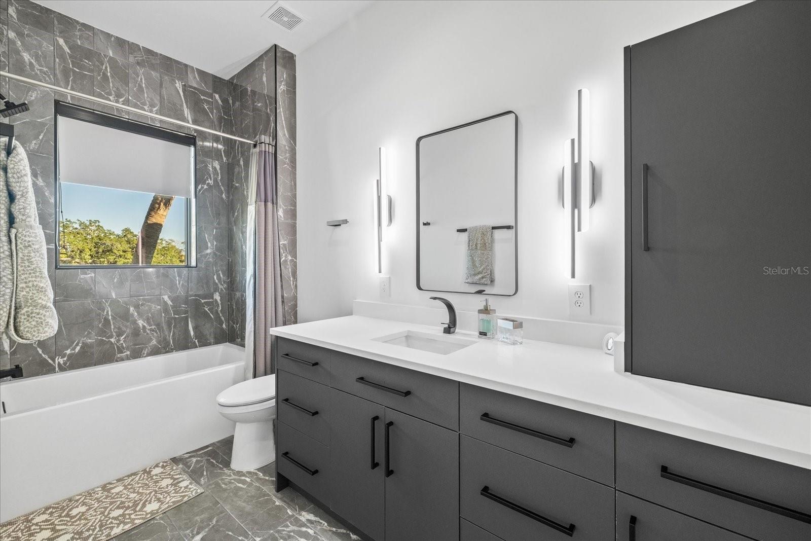 HENDERSON BEACH - Residential