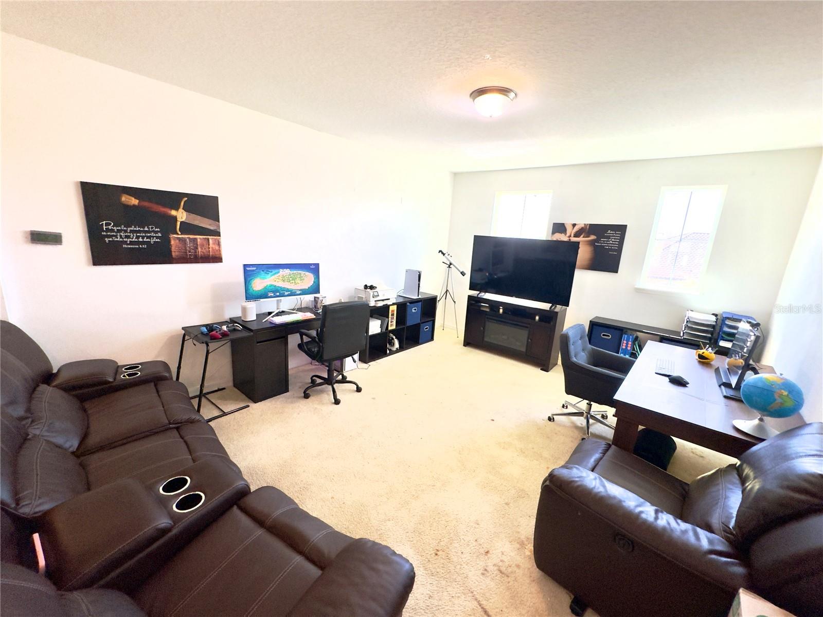 LAKE PRESERVE - Residential