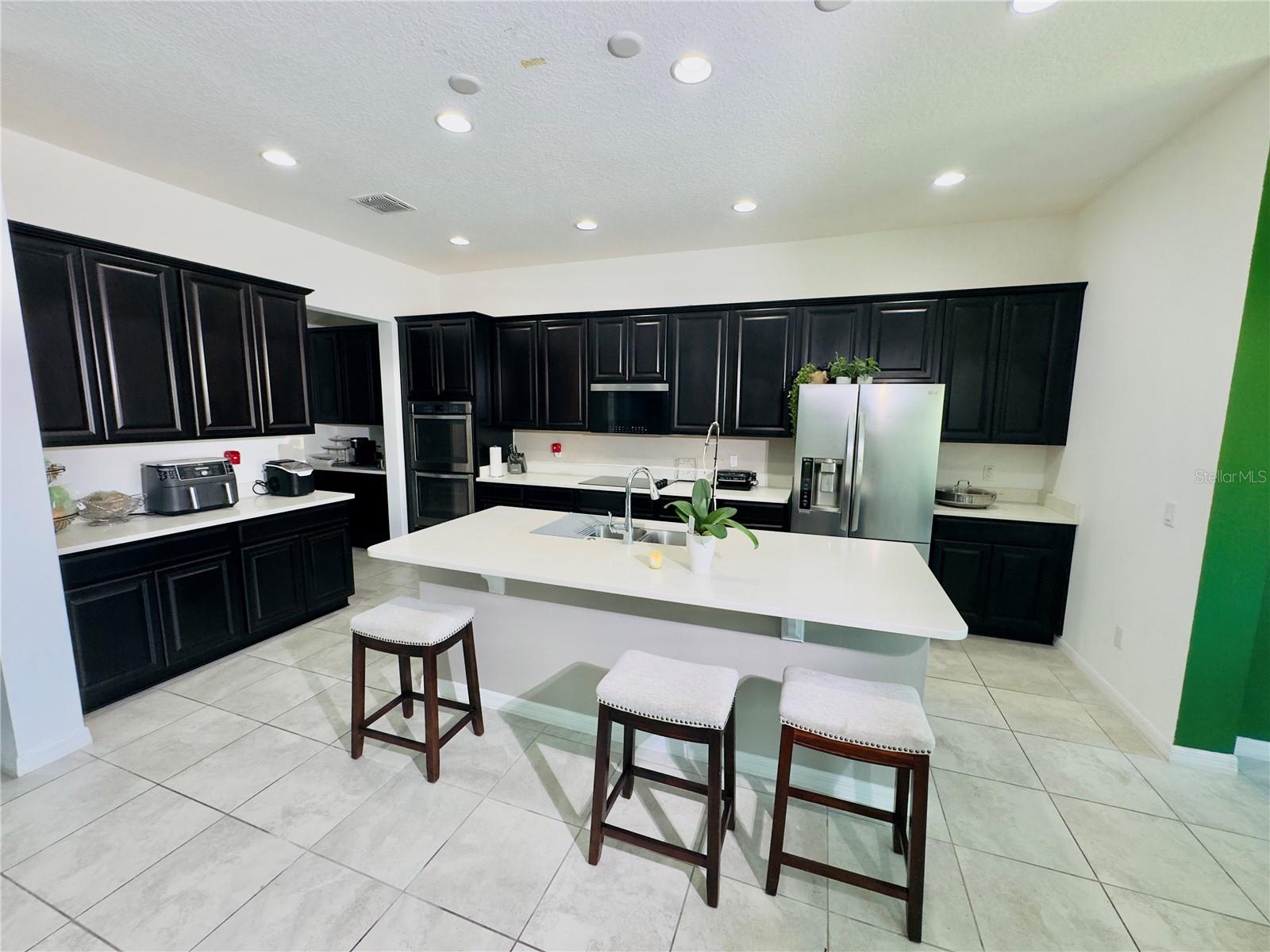 LAKE PRESERVE - Residential