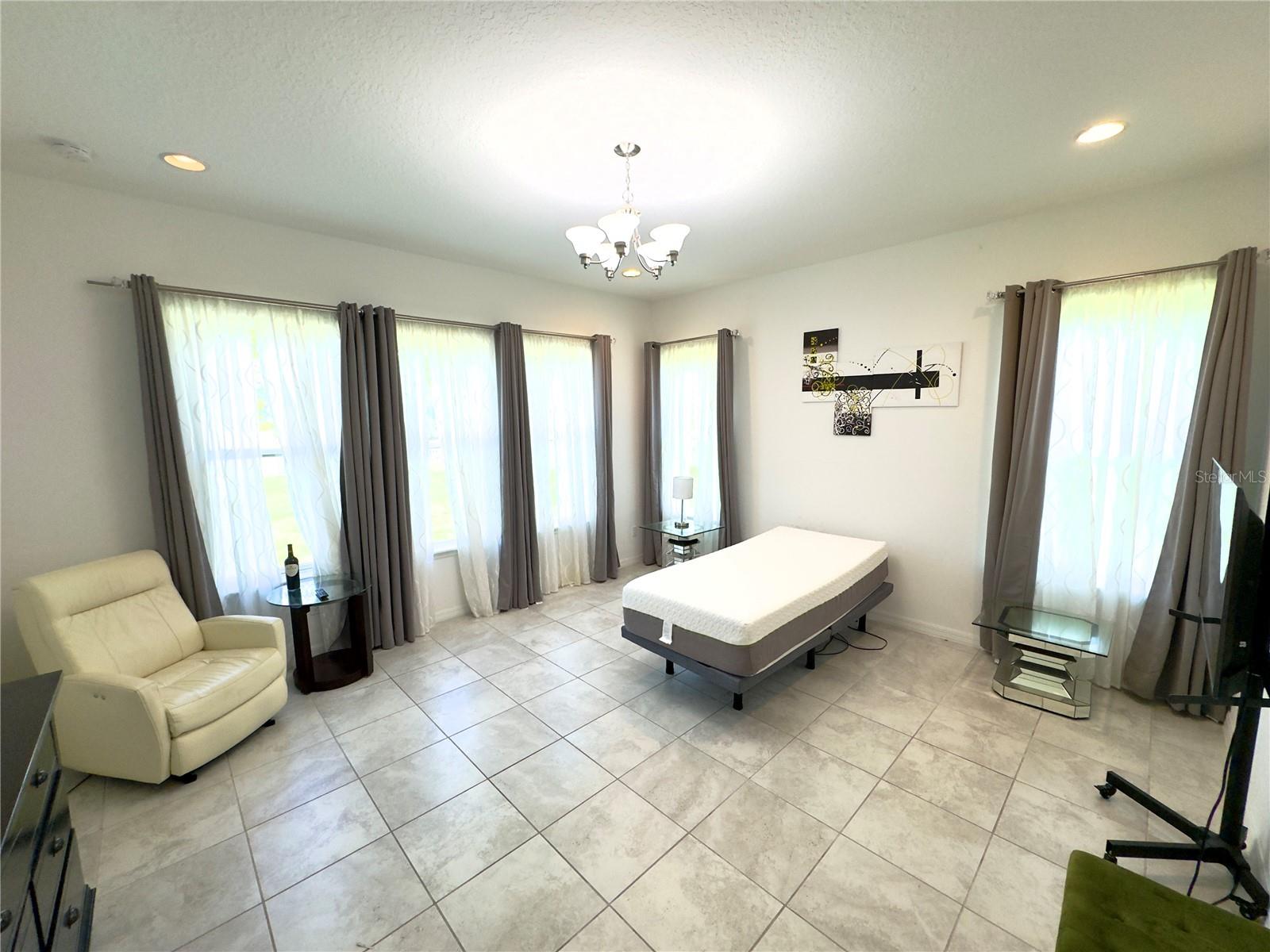 LAKE PRESERVE - Residential