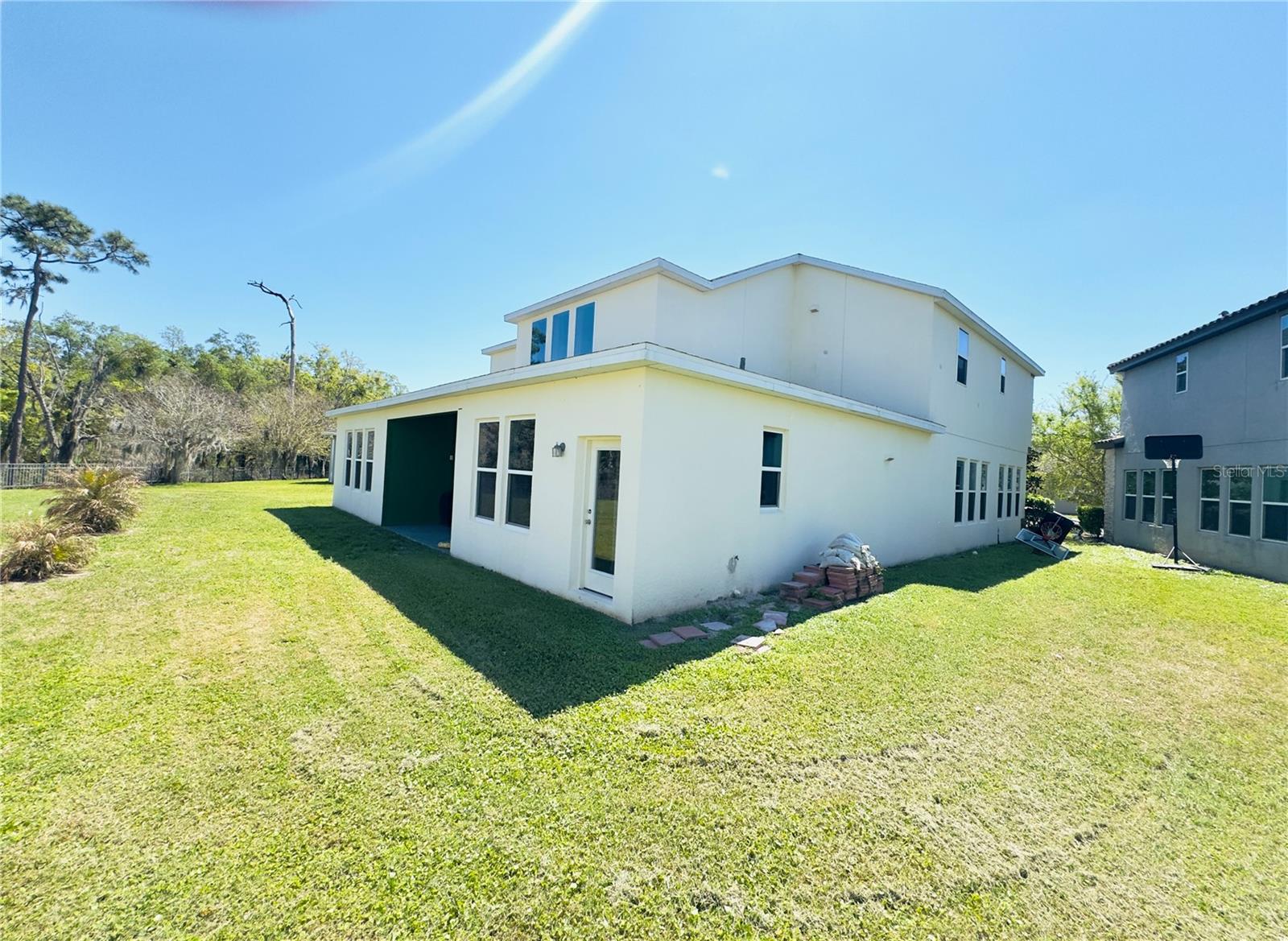 LAKE PRESERVE - Residential