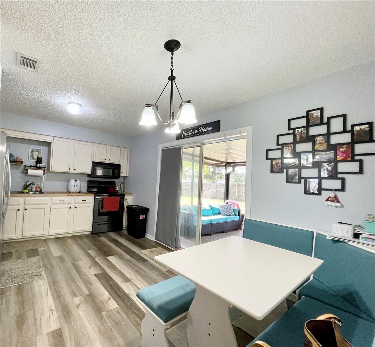 LADY LAKE APRIL HILLS - Residential