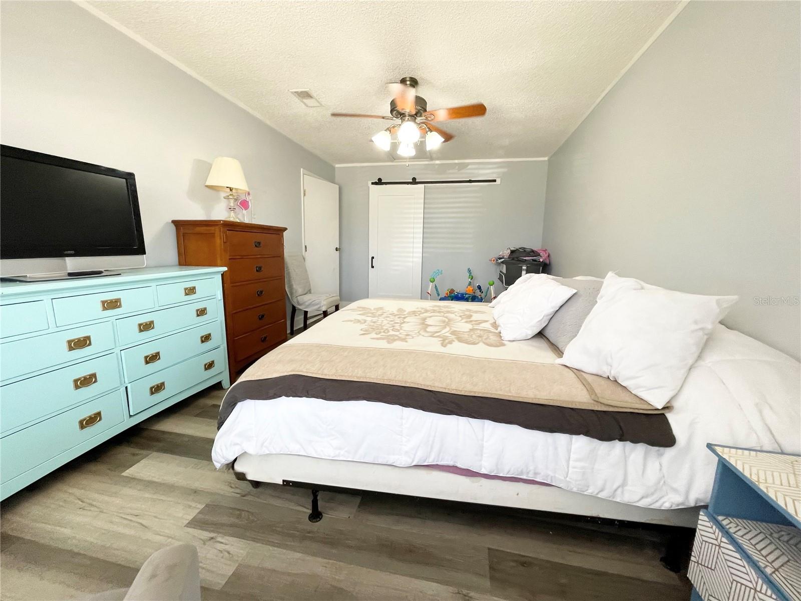 LADY LAKE APRIL HILLS - Residential