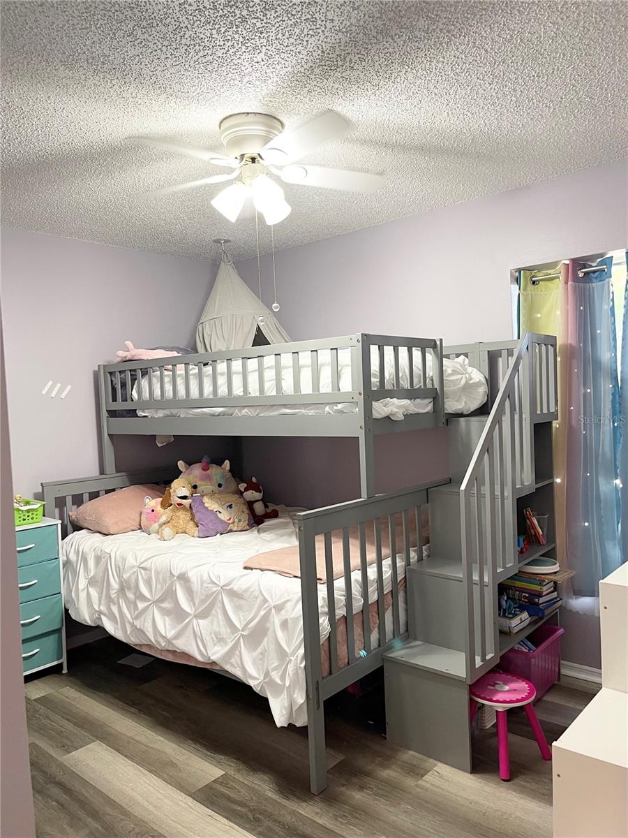 LADY LAKE APRIL HILLS - Residential