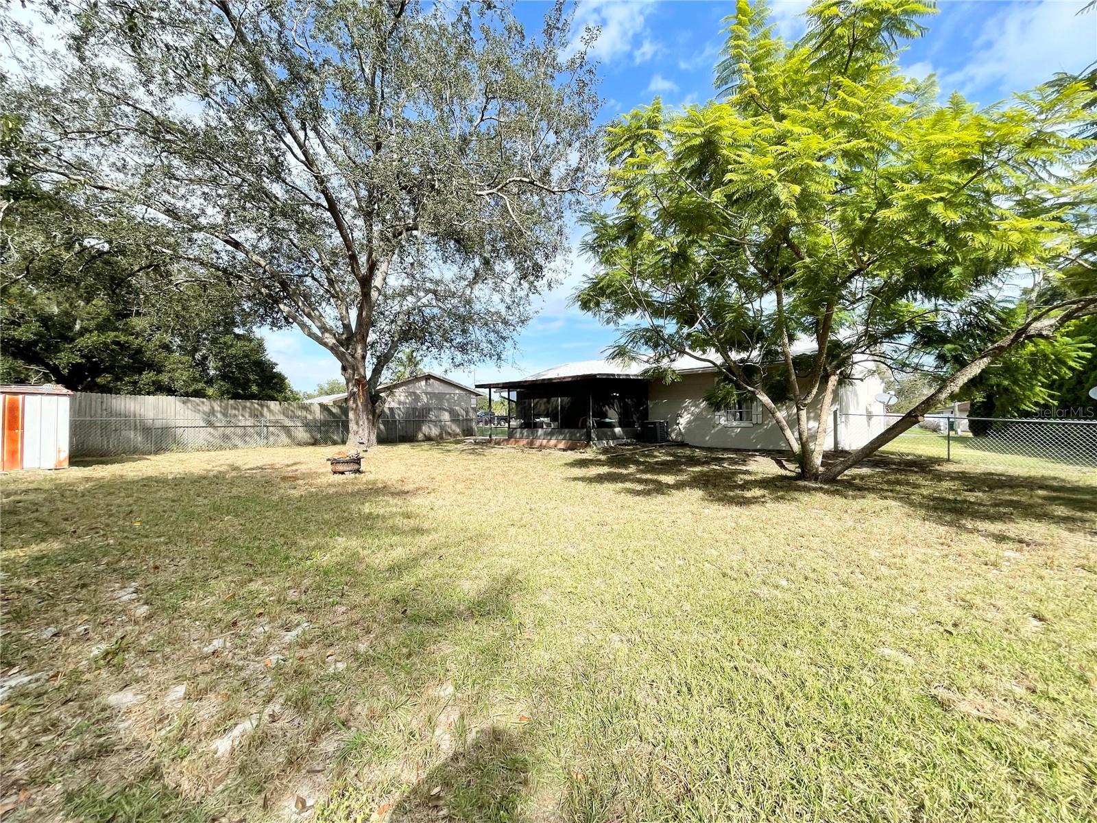 LADY LAKE APRIL HILLS - Residential