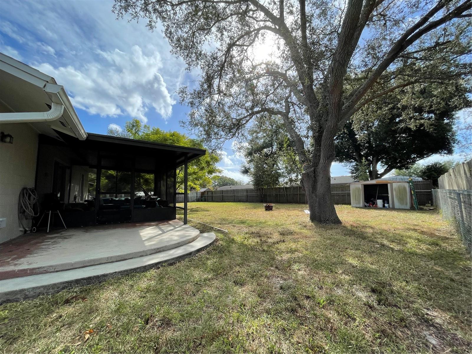 LADY LAKE APRIL HILLS - Residential