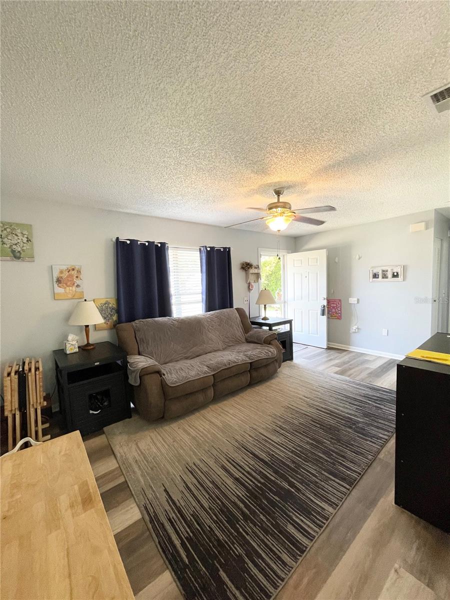 LADY LAKE APRIL HILLS - Residential