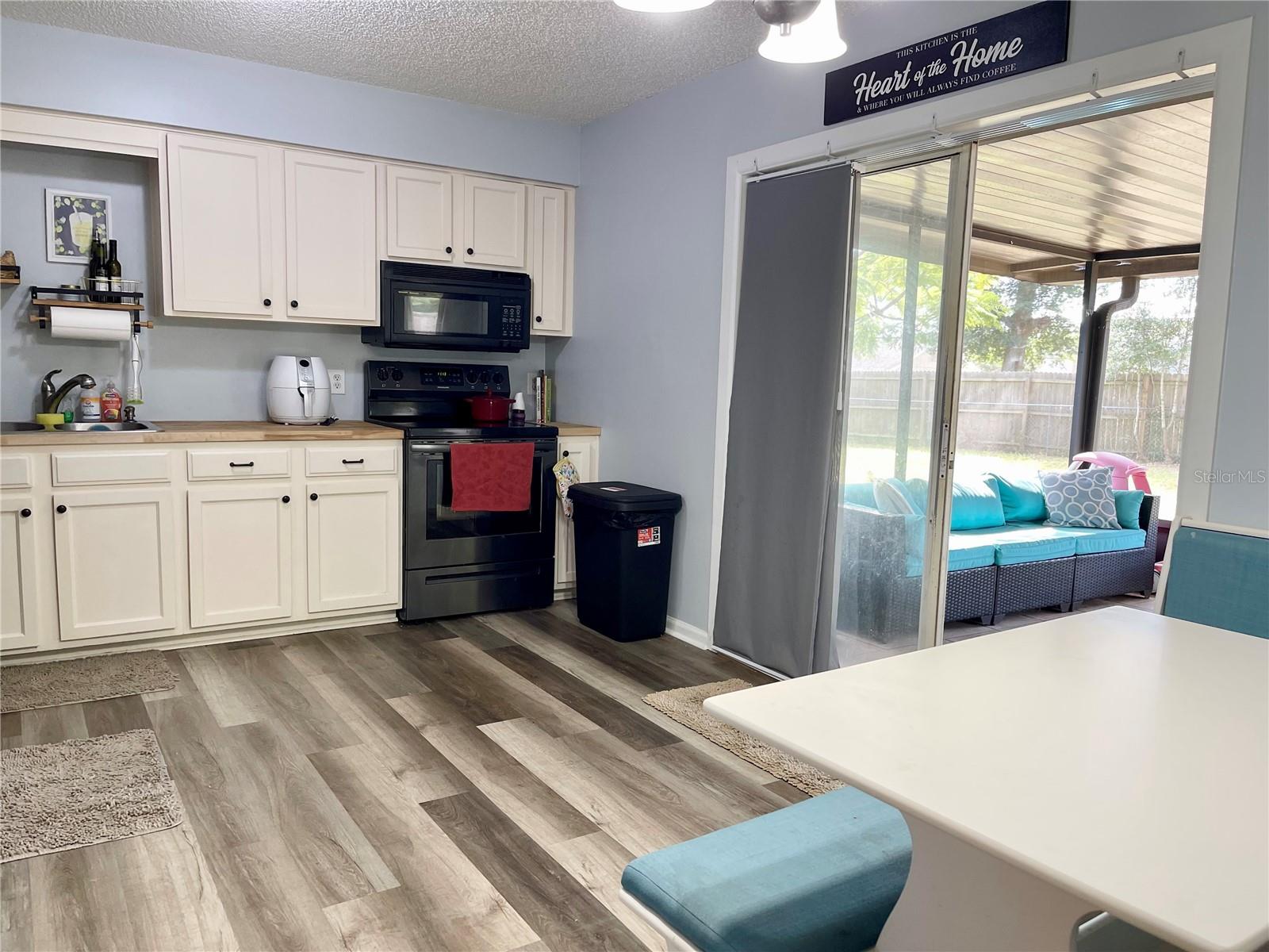 LADY LAKE APRIL HILLS - Residential