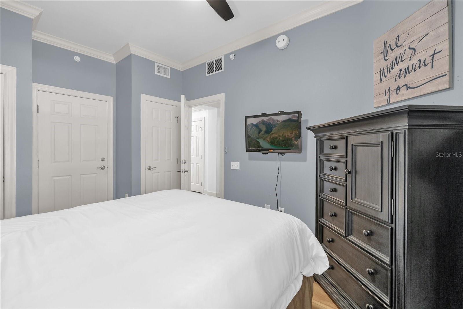 CENTRE COURT RIDGE CONDO PH 7 BLDG G - Residential