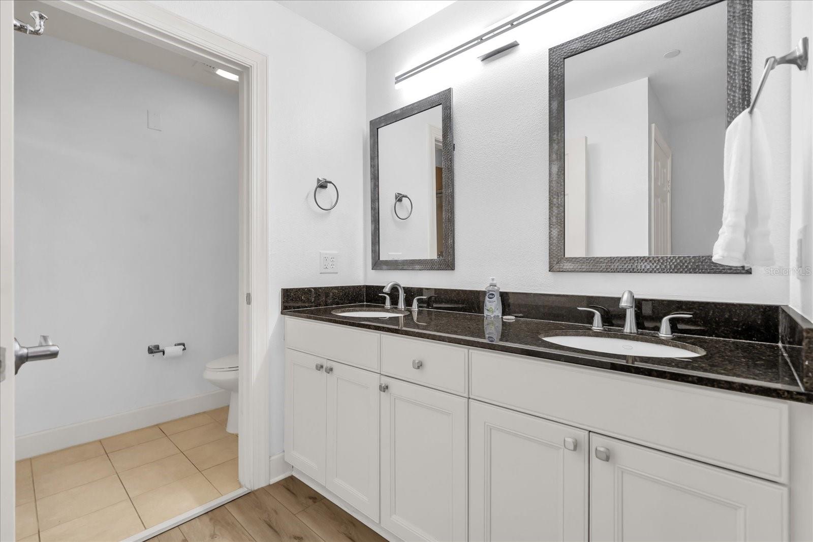 CENTRE COURT RIDGE CONDO PH 7 BLDG G - Residential