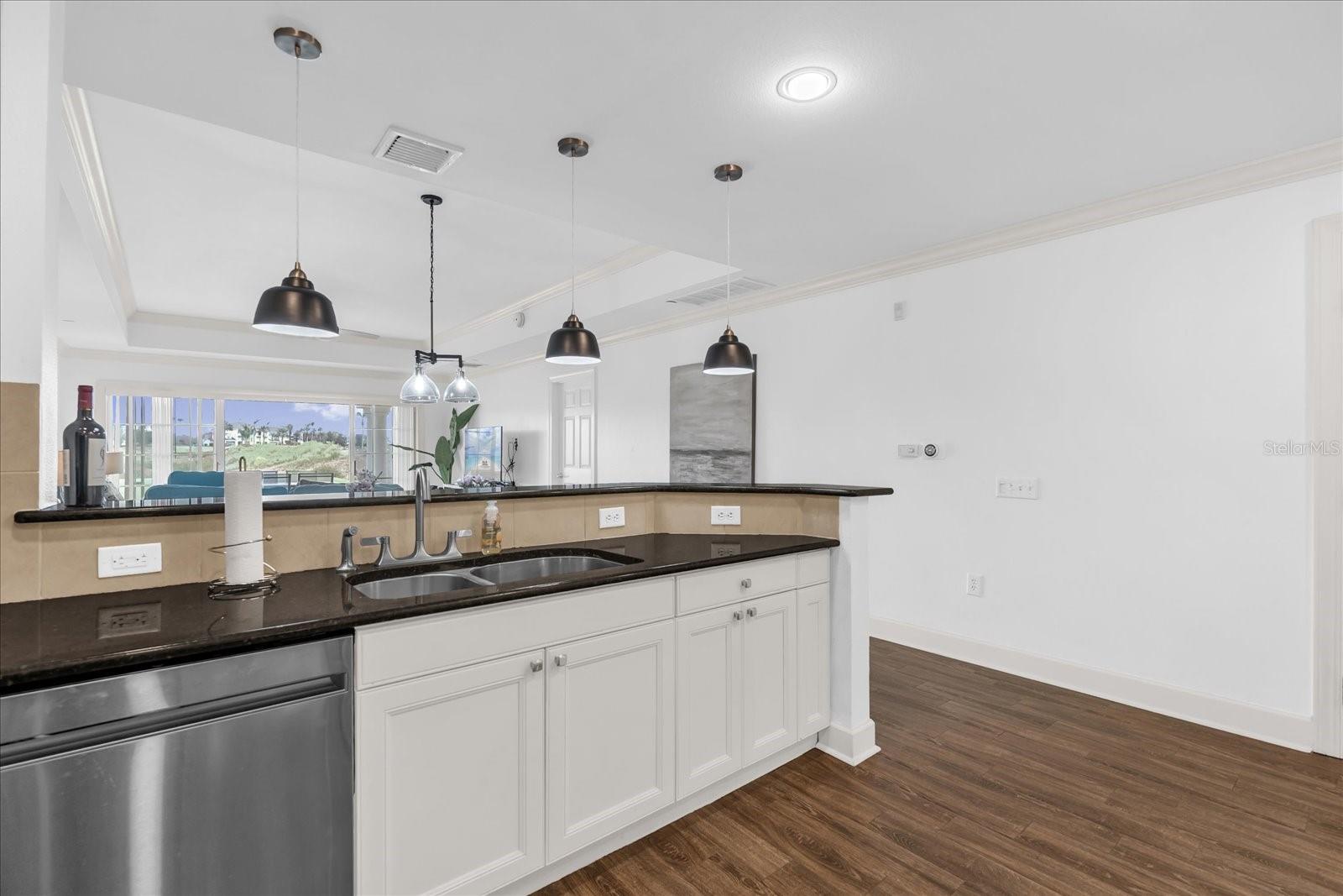 CENTRE COURT RIDGE CONDO PH 7 BLDG G - Residential