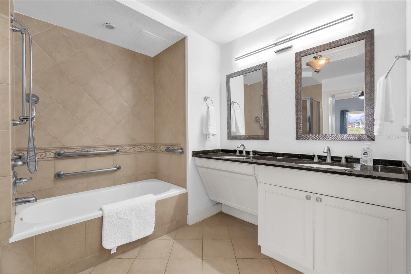 CENTRE COURT RIDGE CONDO PH 7 BLDG G - Residential