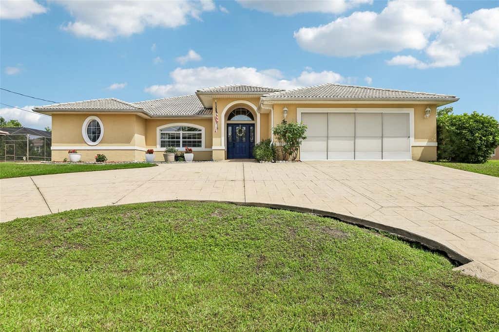 Photo of 60 Woodbury Drive, Palm Coast, FL 32164 (MLS # O6412936)