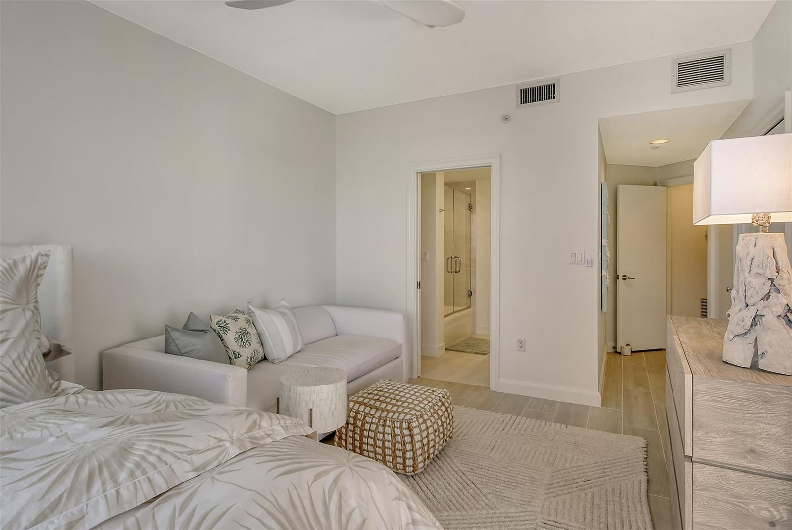 SANCTUARY IV - Residential