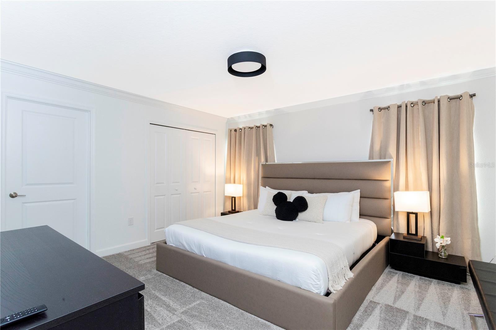 COVE/STOREY LAKE IV - Residential