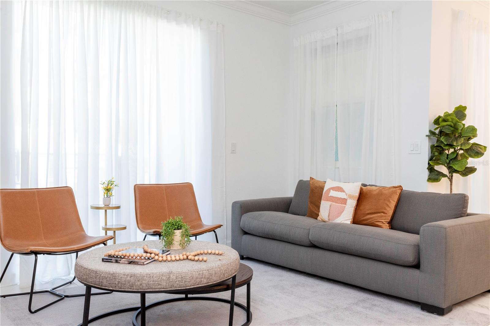 COVE/STOREY LAKE IV - Residential