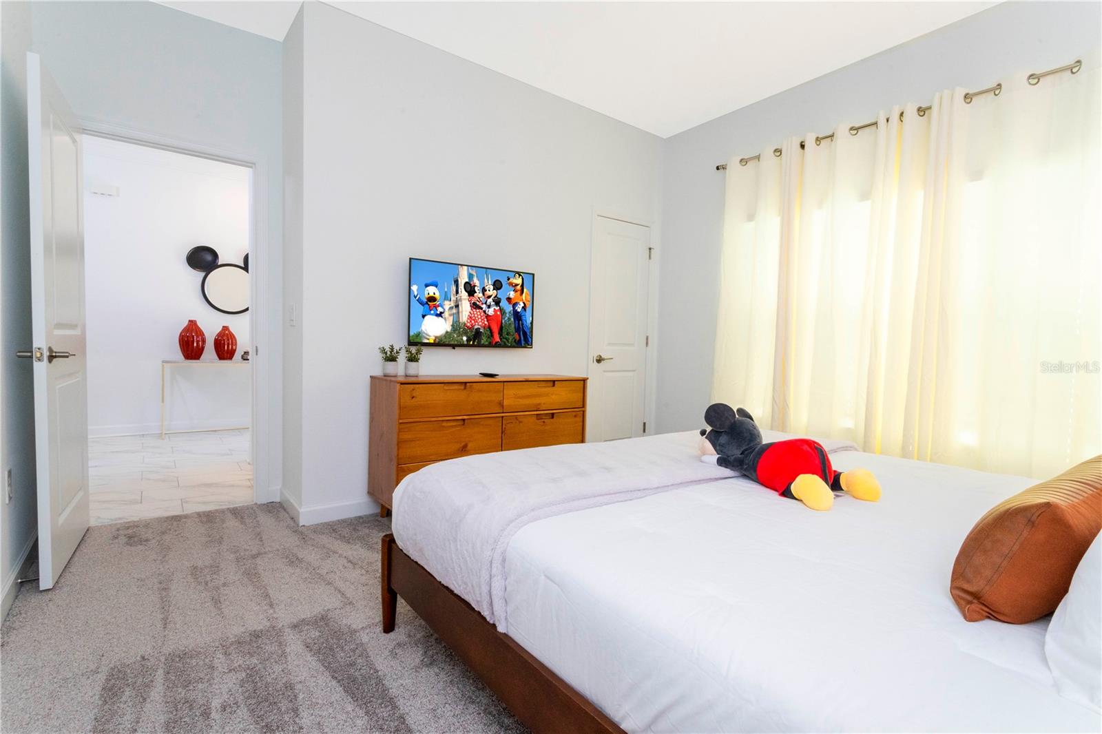 COVE/STOREY LAKE IV - Residential