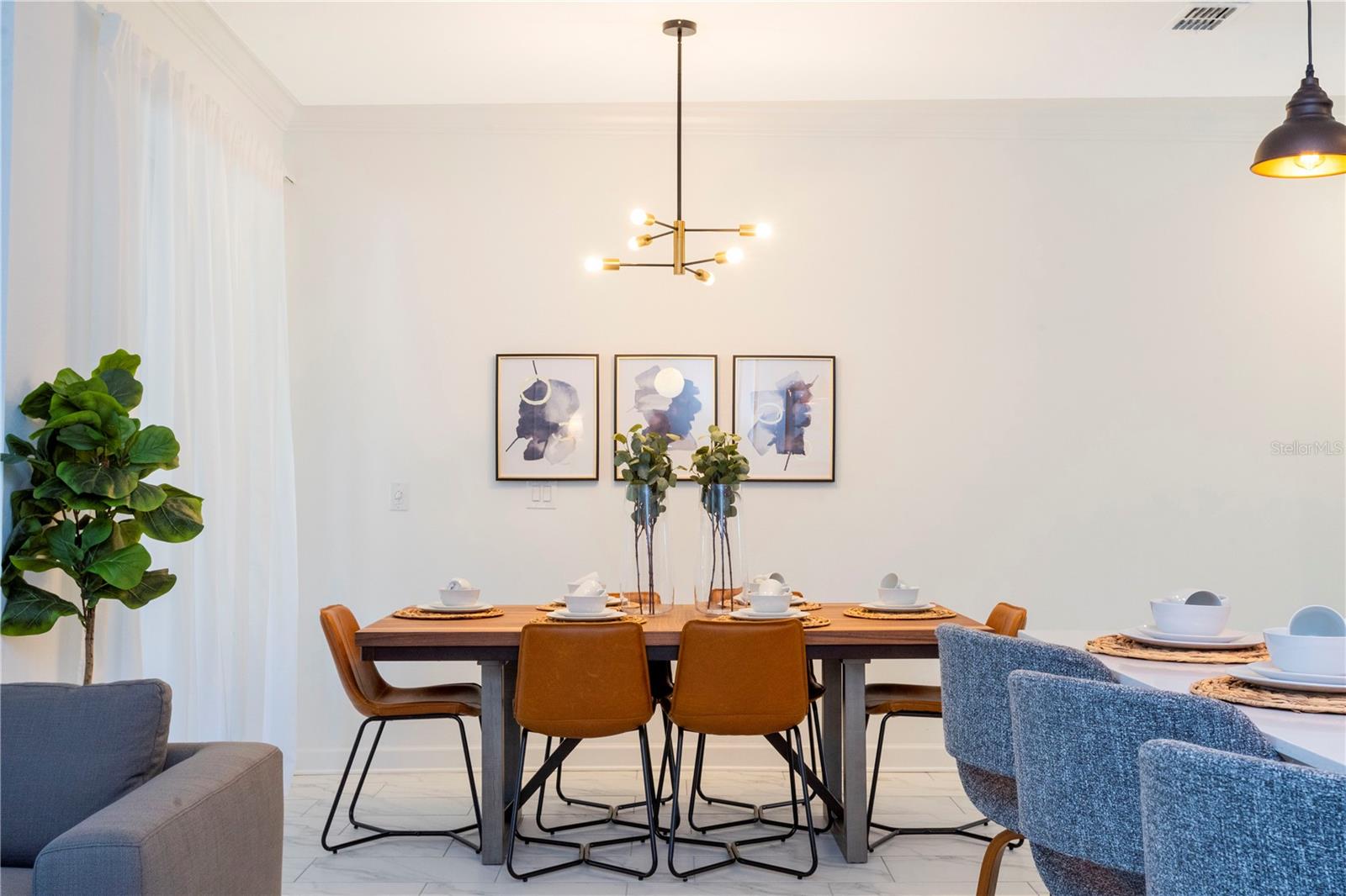 COVE/STOREY LAKE IV - Residential