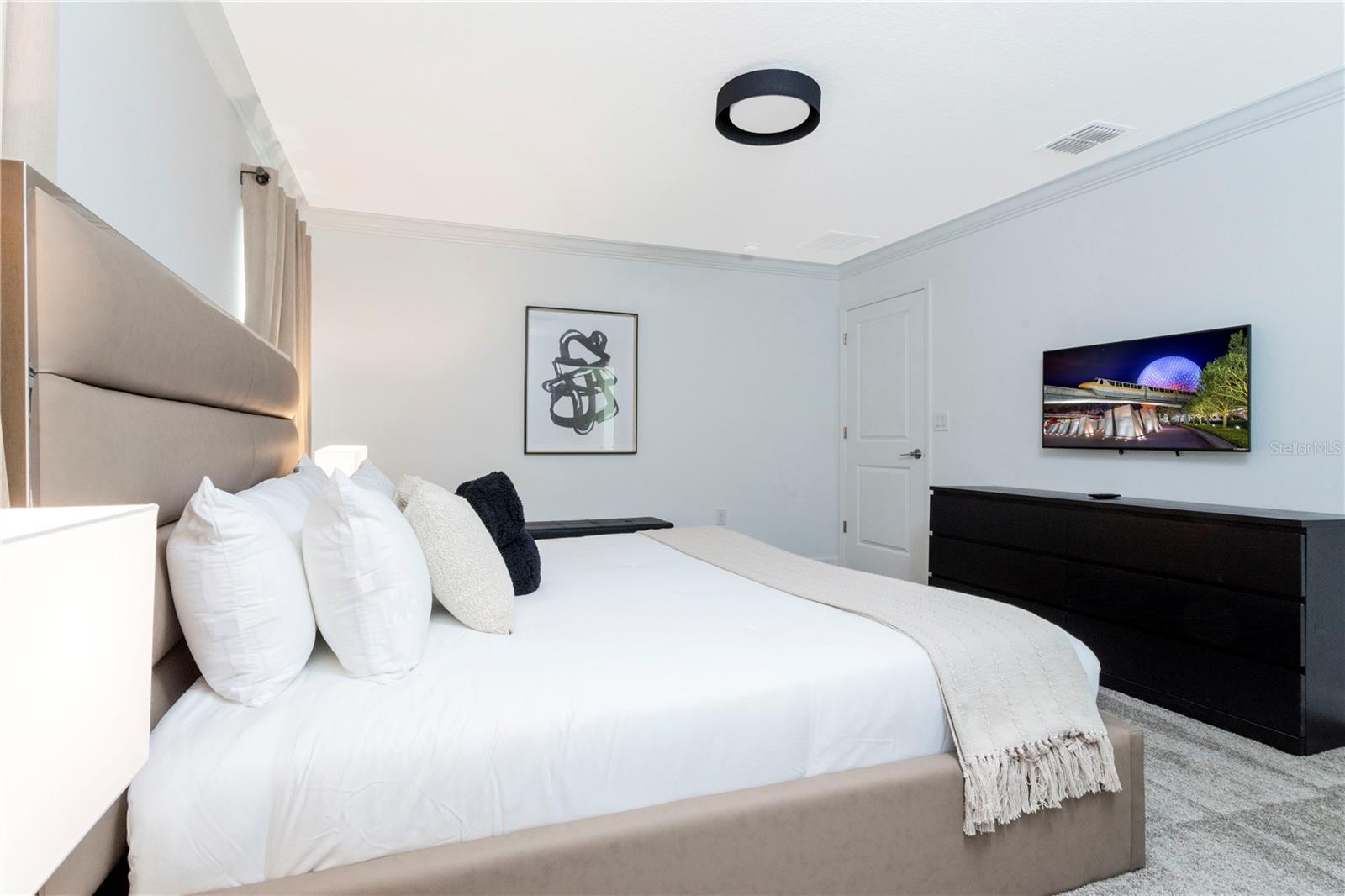 COVE/STOREY LAKE IV - Residential