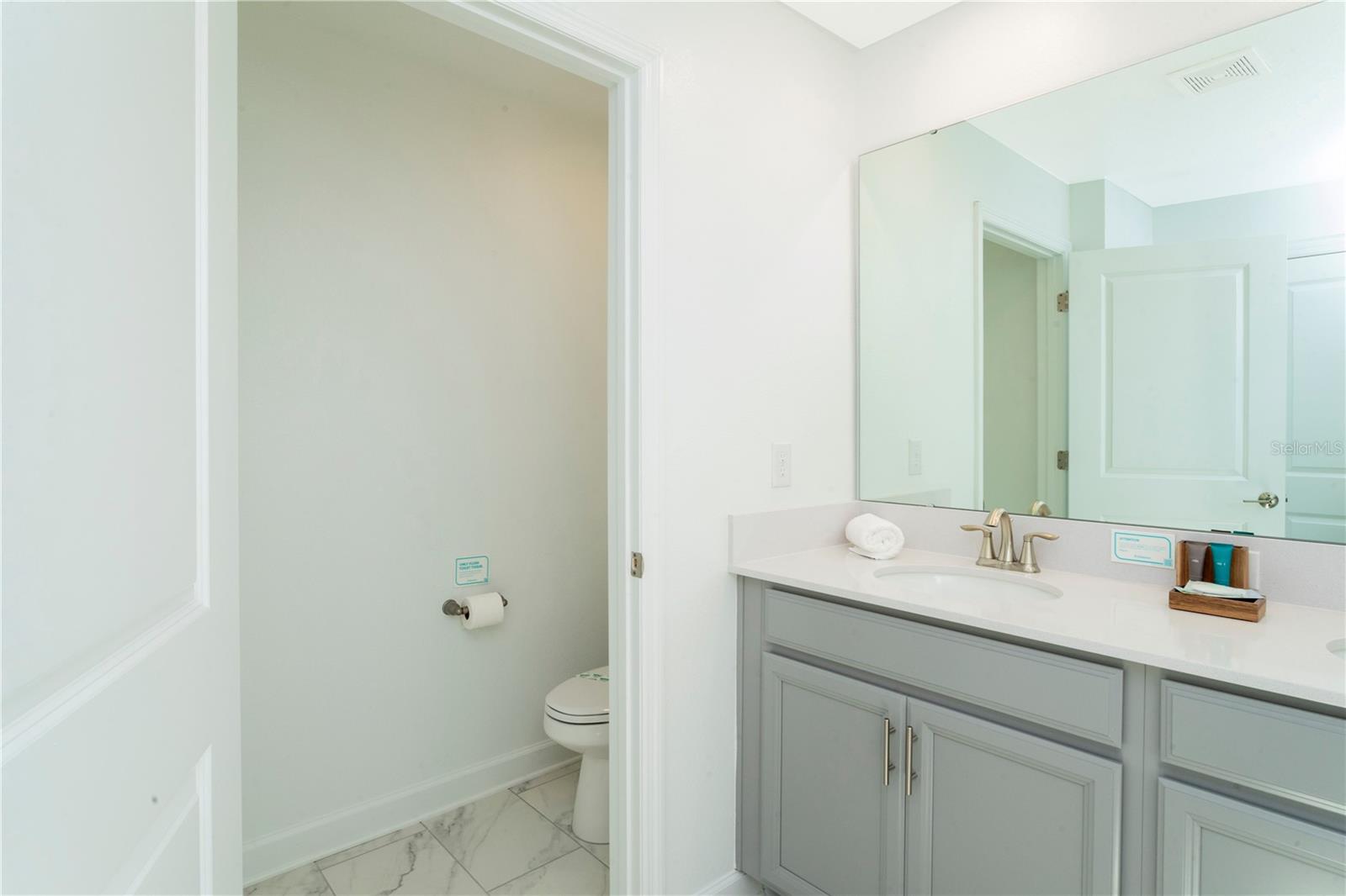 COVE/STOREY LAKE IV - Residential