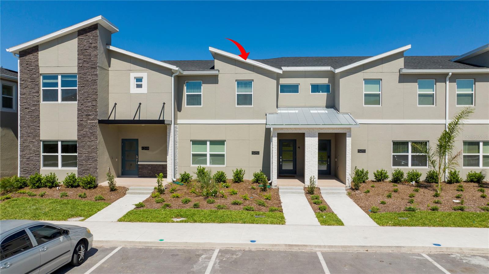 COVE/STOREY LAKE IV - Residential