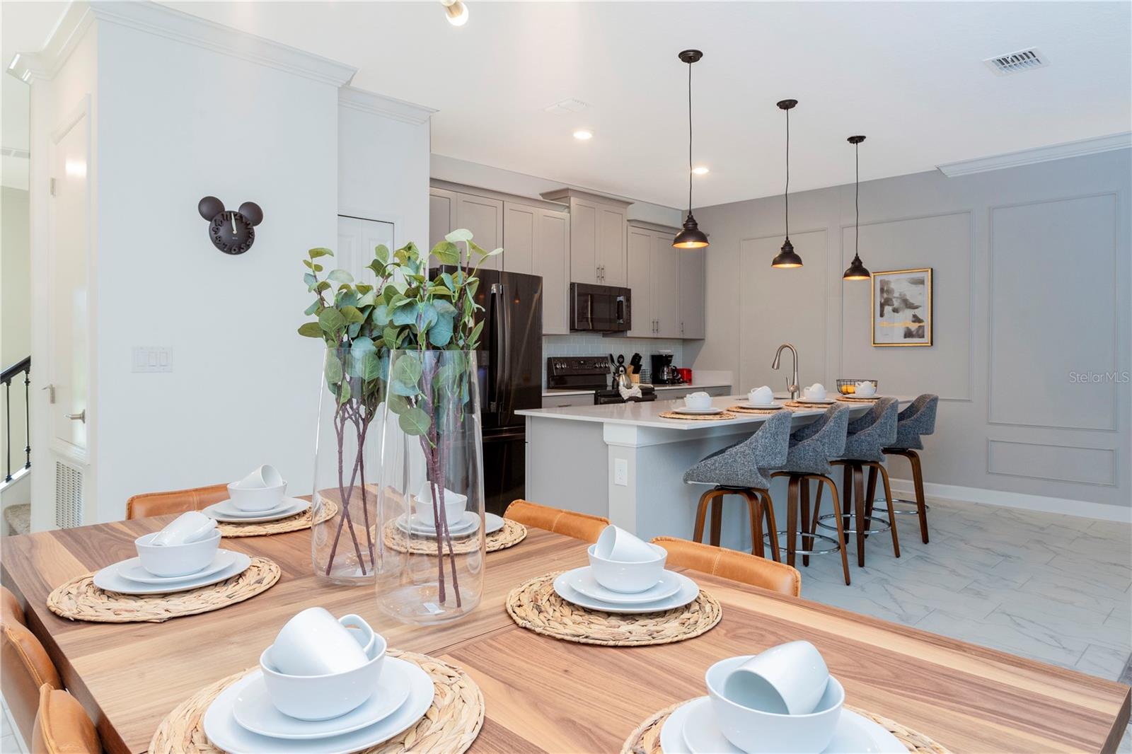 COVE/STOREY LAKE IV - Residential