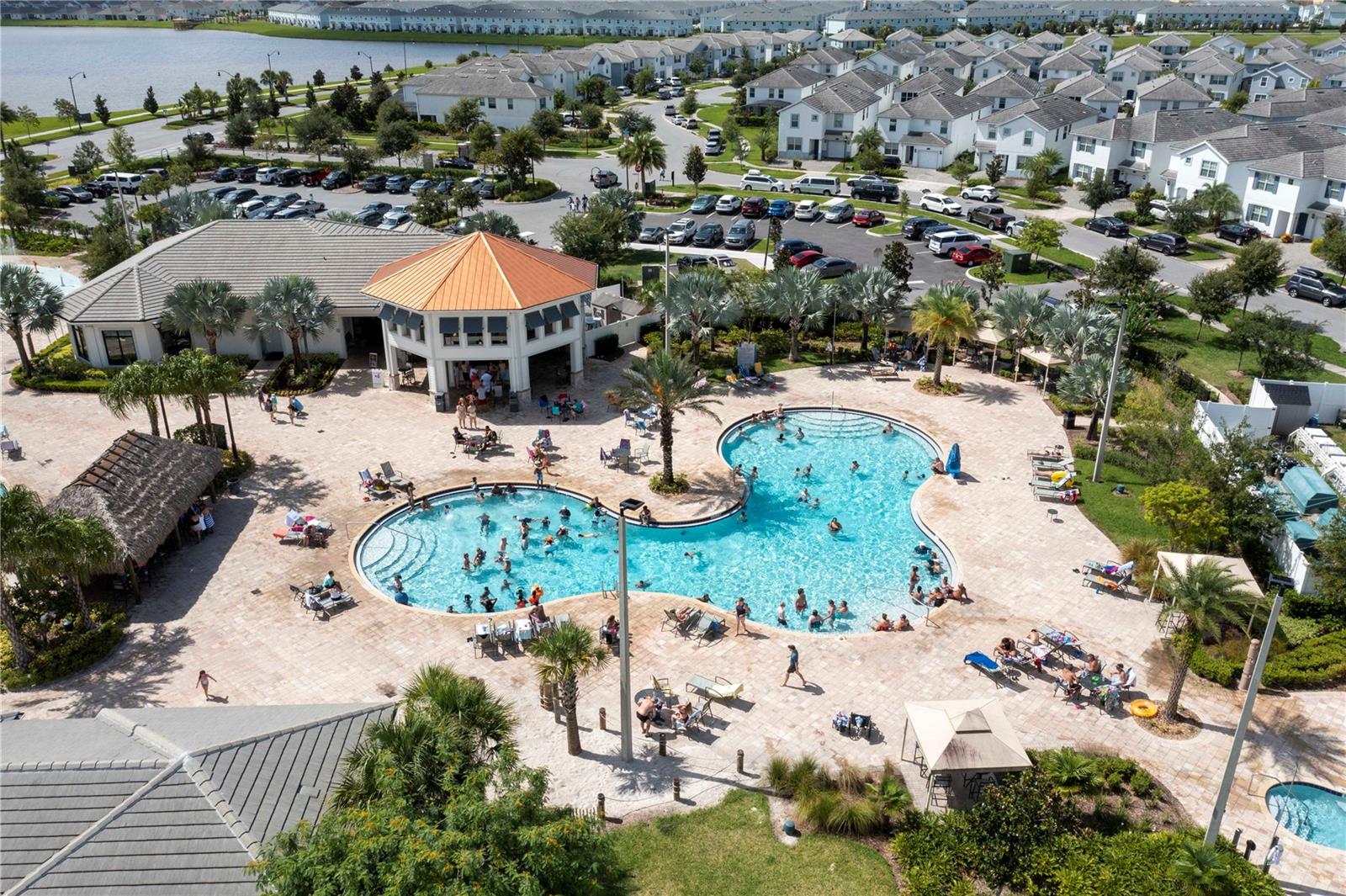 COVE/STOREY LAKE IV - Residential