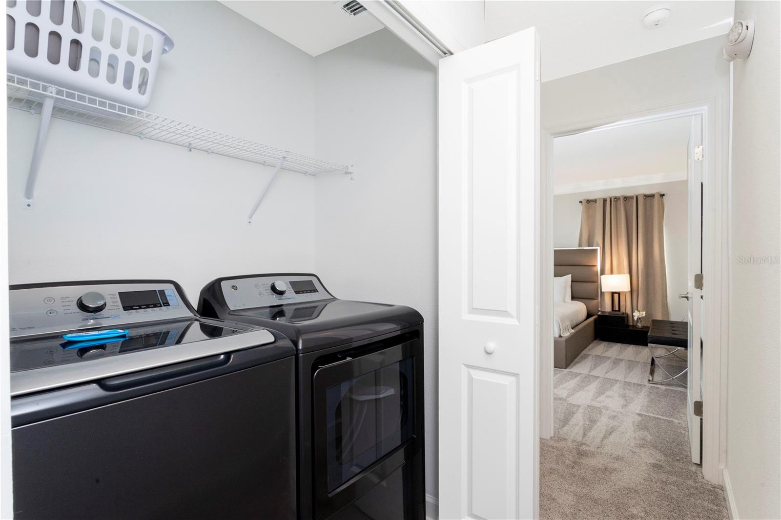 COVE/STOREY LAKE IV - Residential