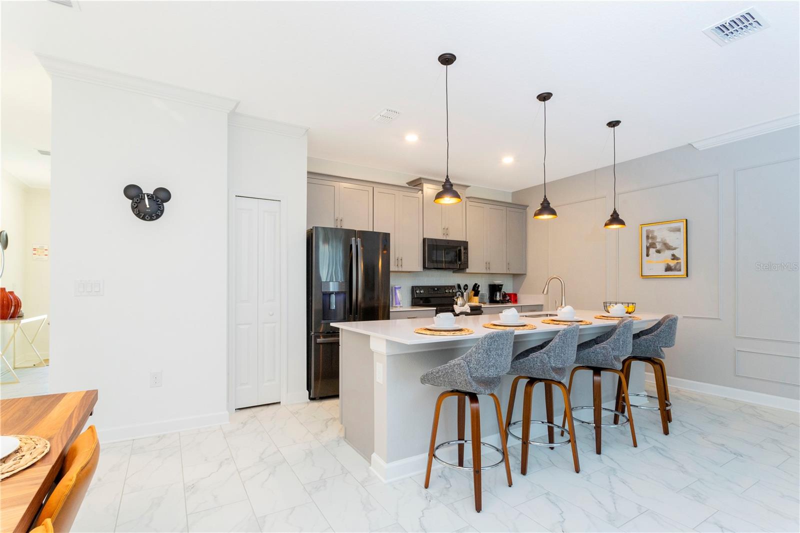 COVE/STOREY LAKE IV - Residential