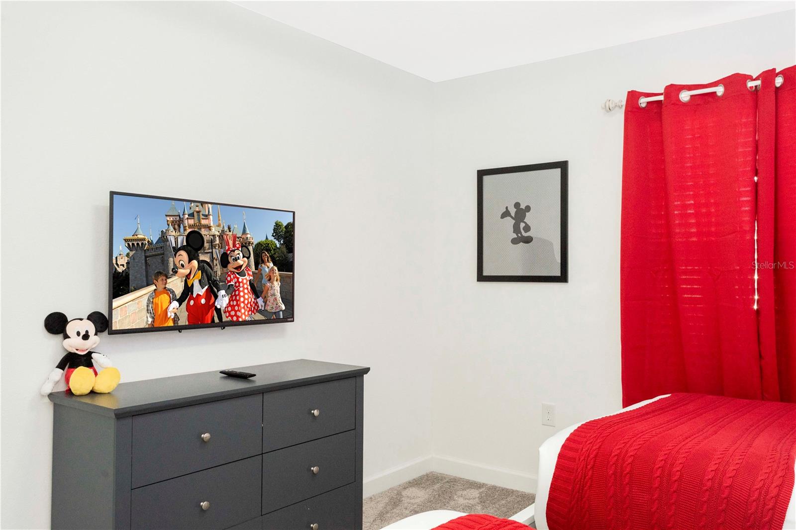 COVE/STOREY LAKE IV - Residential