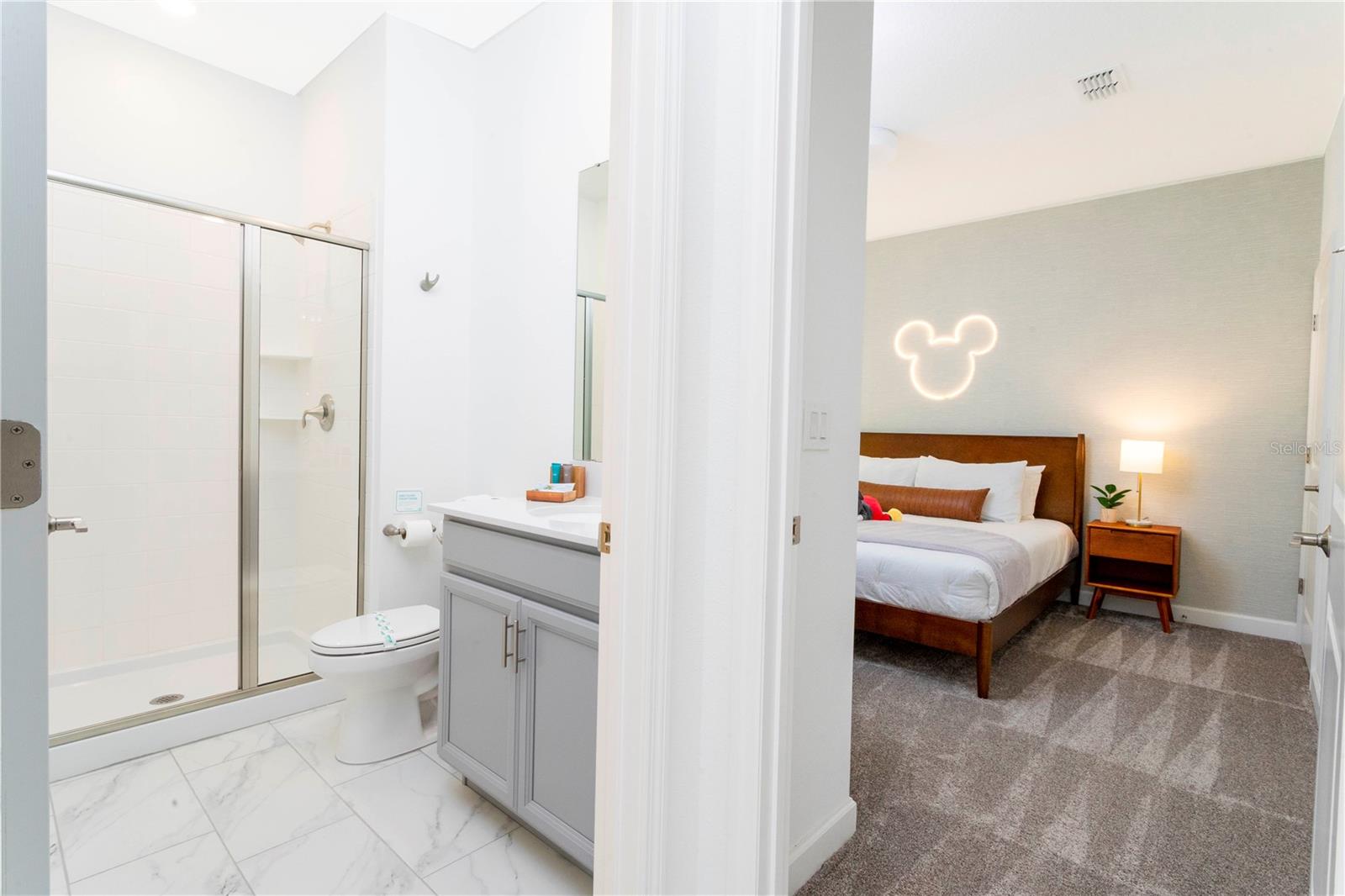 COVE/STOREY LAKE IV - Residential