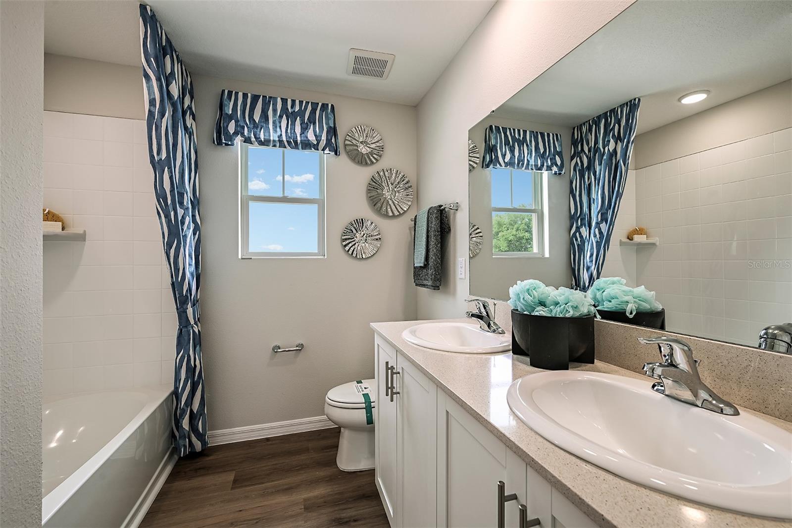 PASADENA LANDING - Residential