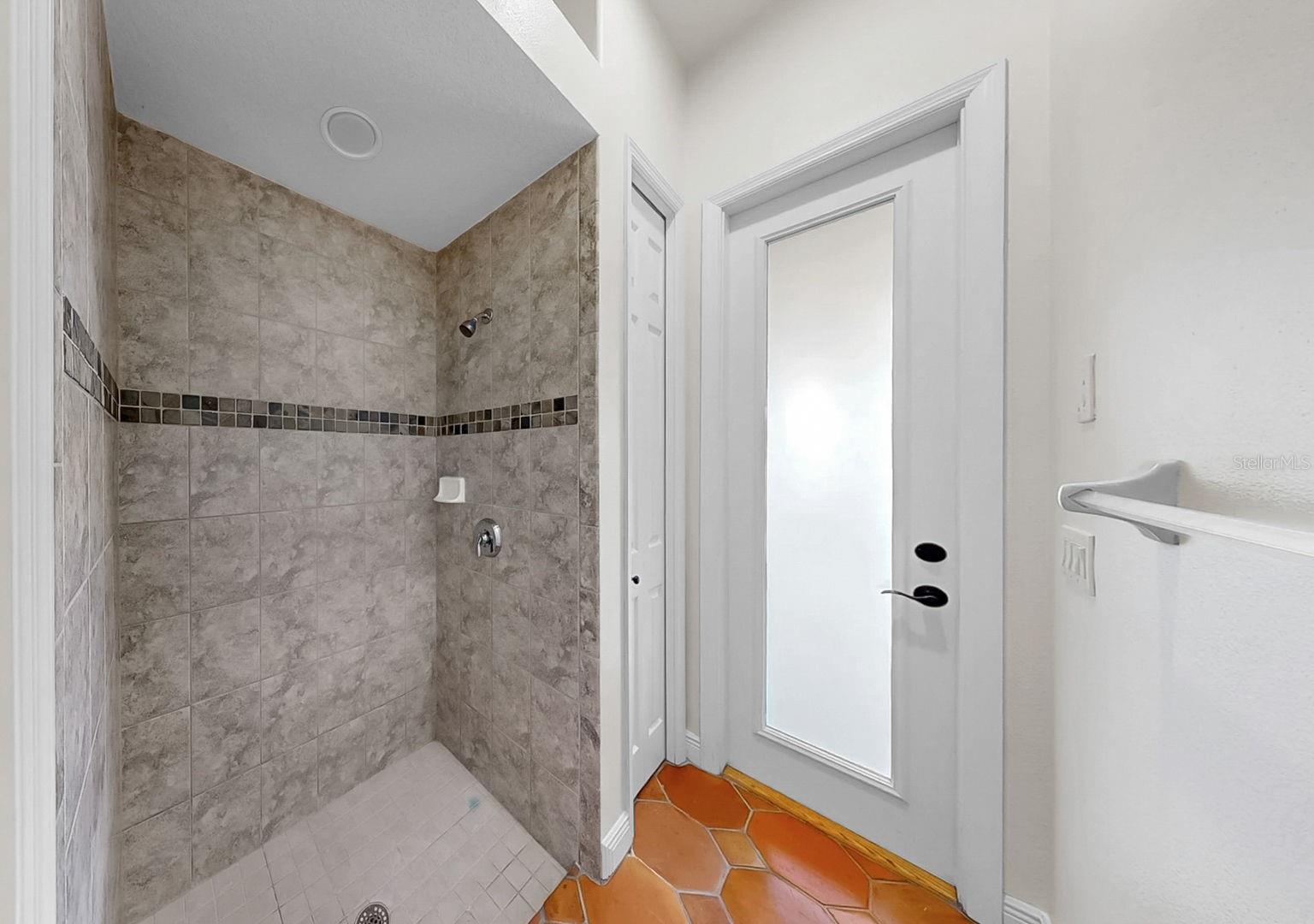 MIRABAY PH 2A-4 - Residential