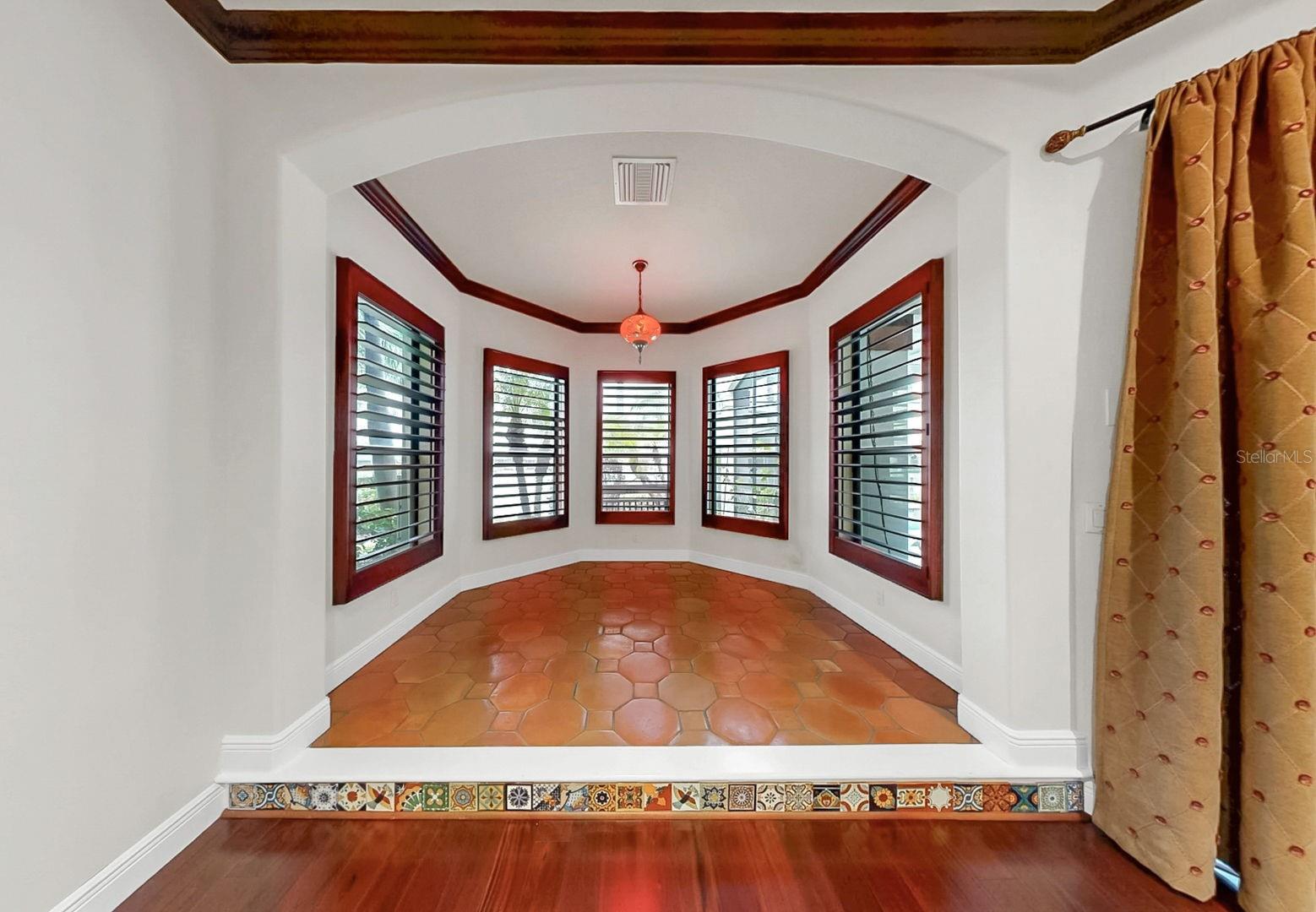 MIRABAY PH 2A-4 - Residential