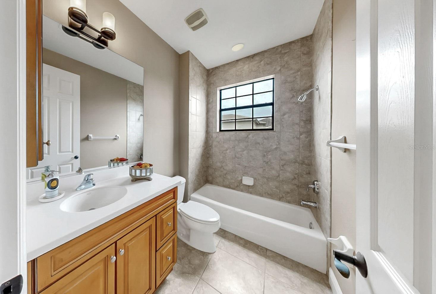 MIRABAY PH 2A-4 - Residential