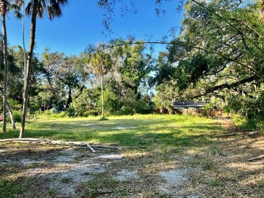 Photo of 621 40th Street, Sarasota, FL 34234 (MLS # A4626857)