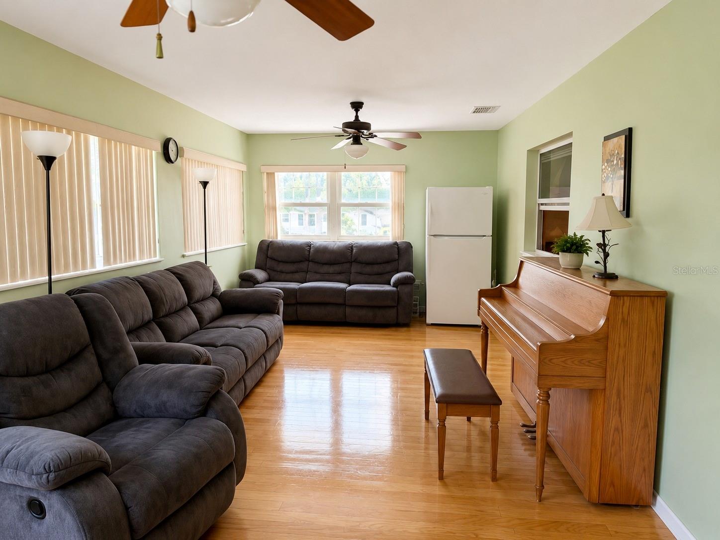 COUNTRY ACRES UNIT 04 - Residential