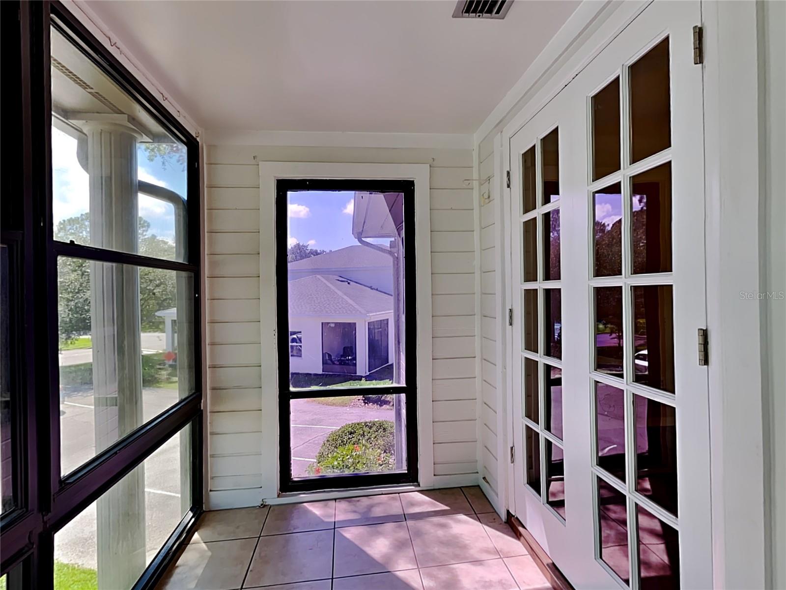 LAKEVIEW CONDO 05 - Residential Lease