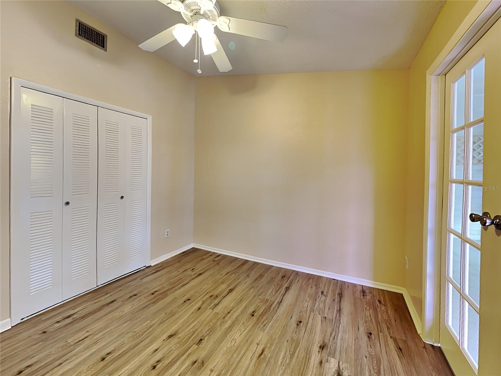 LAKEVIEW CONDO 05 - Residential Lease