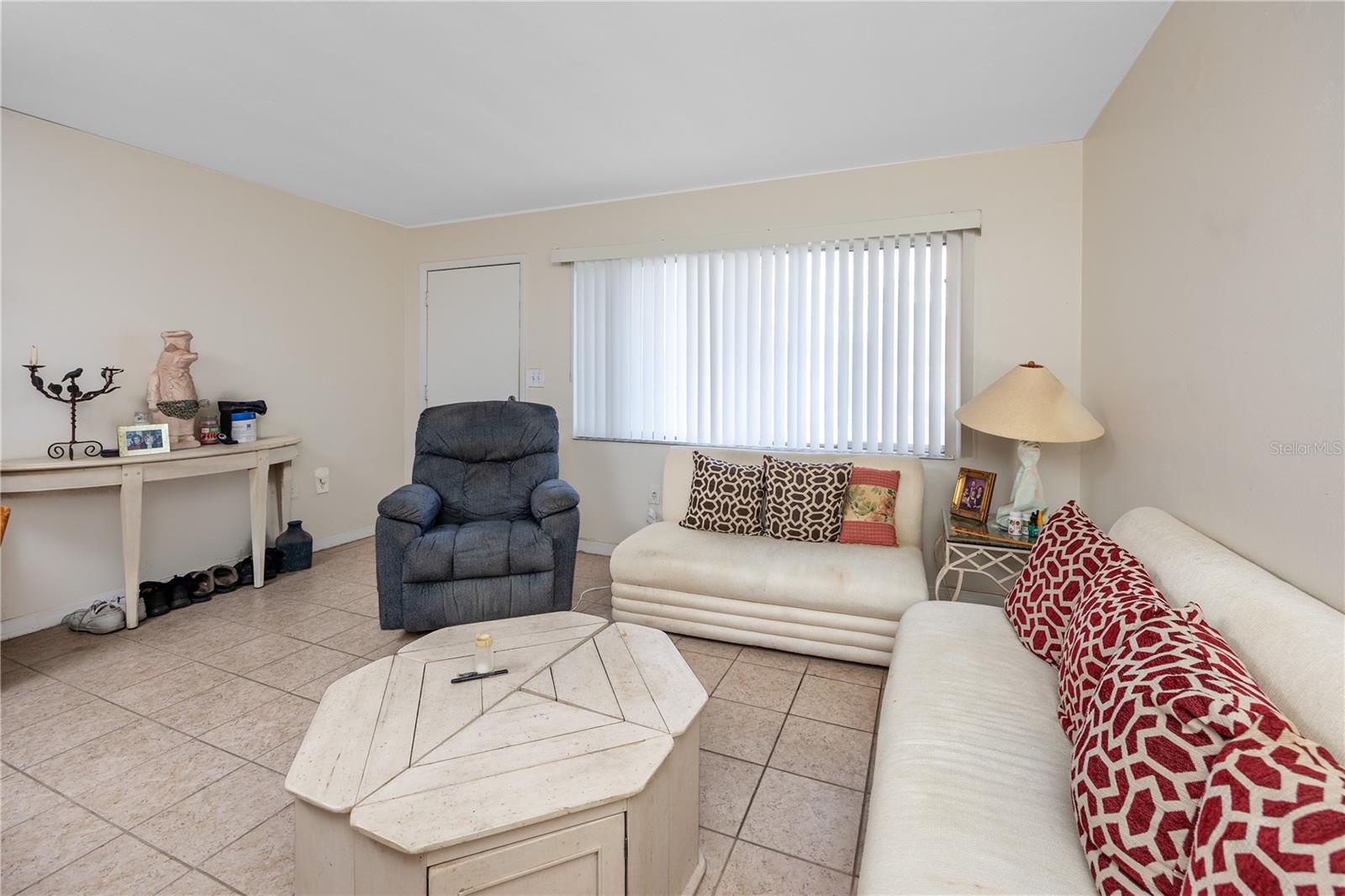 224 WAVERLY WAY 4