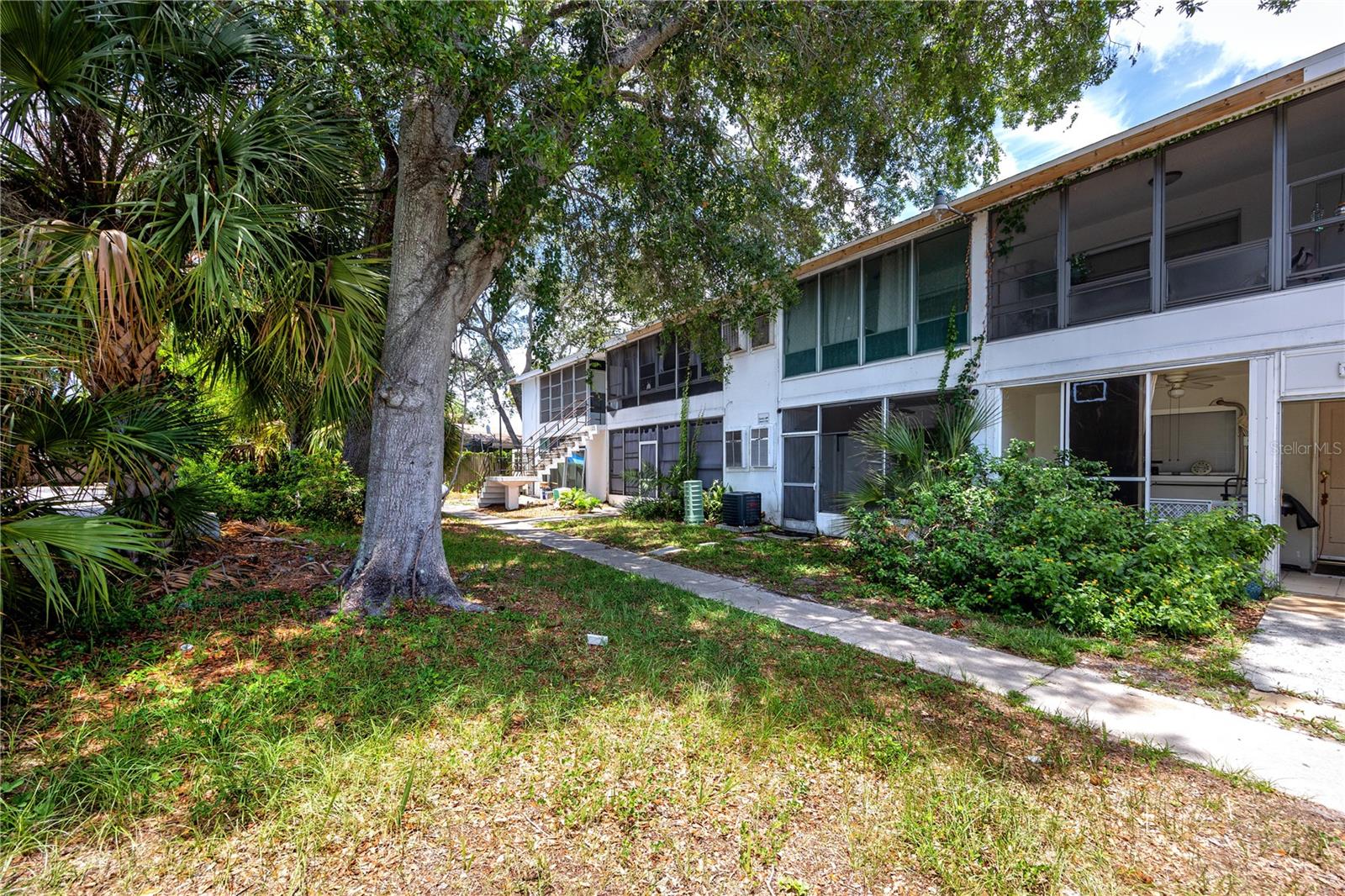 224 WAVERLY WAY 4