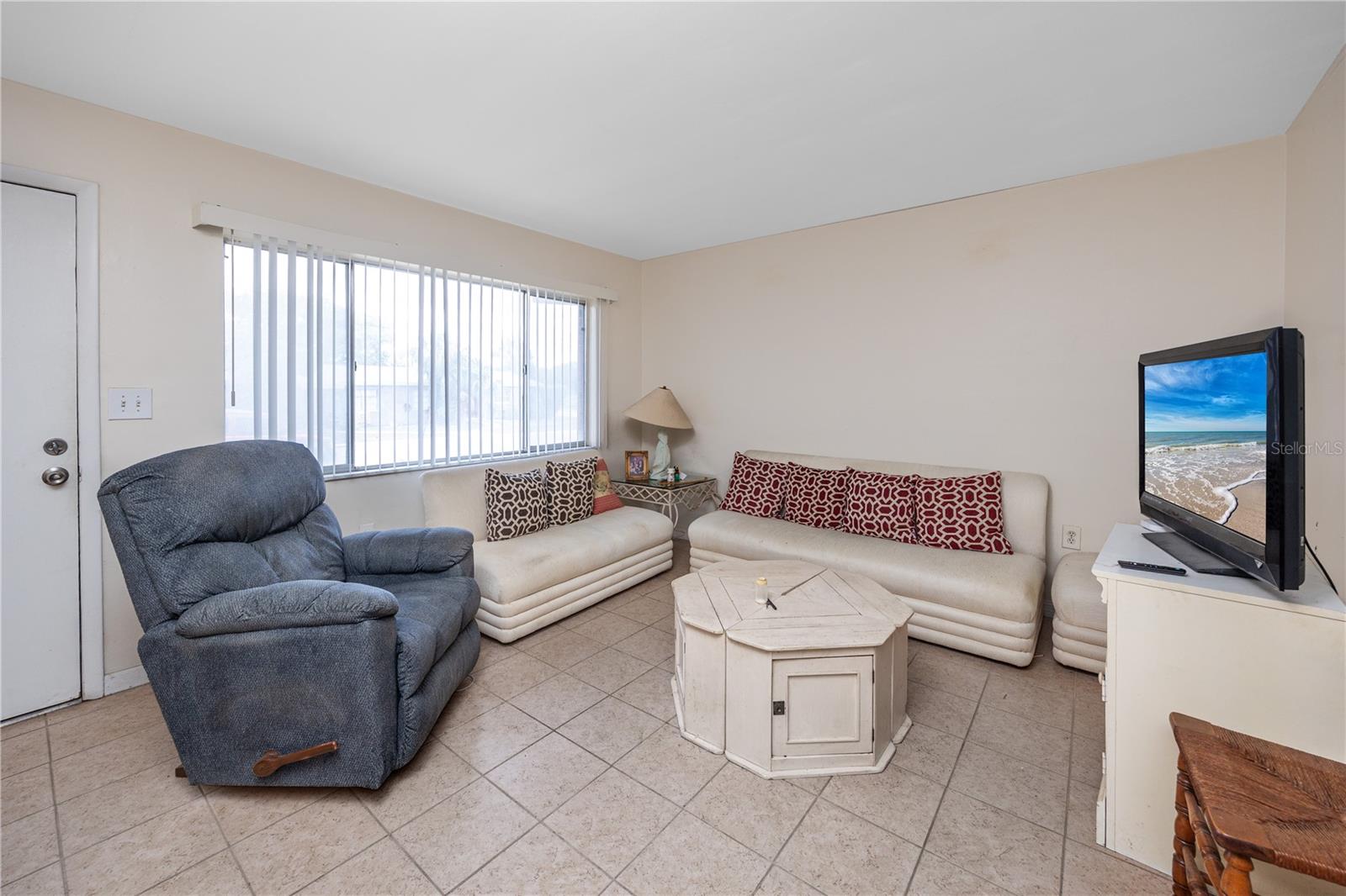 224 WAVERLY WAY 4