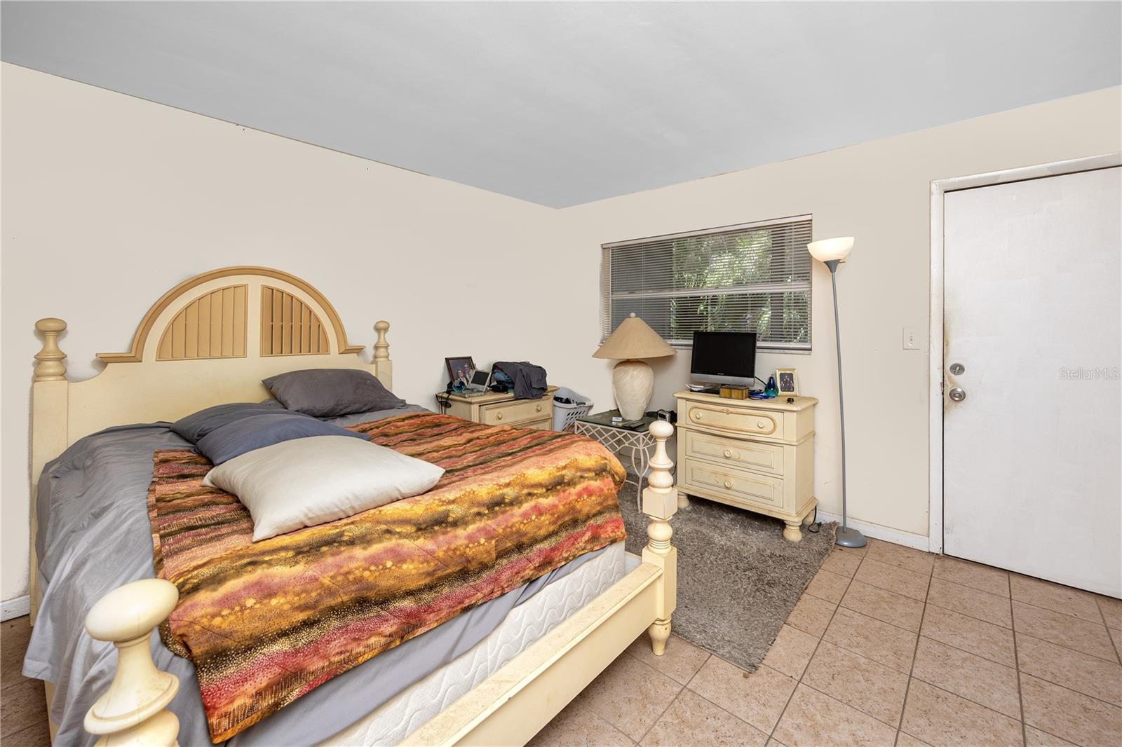 224 WAVERLY WAY 4