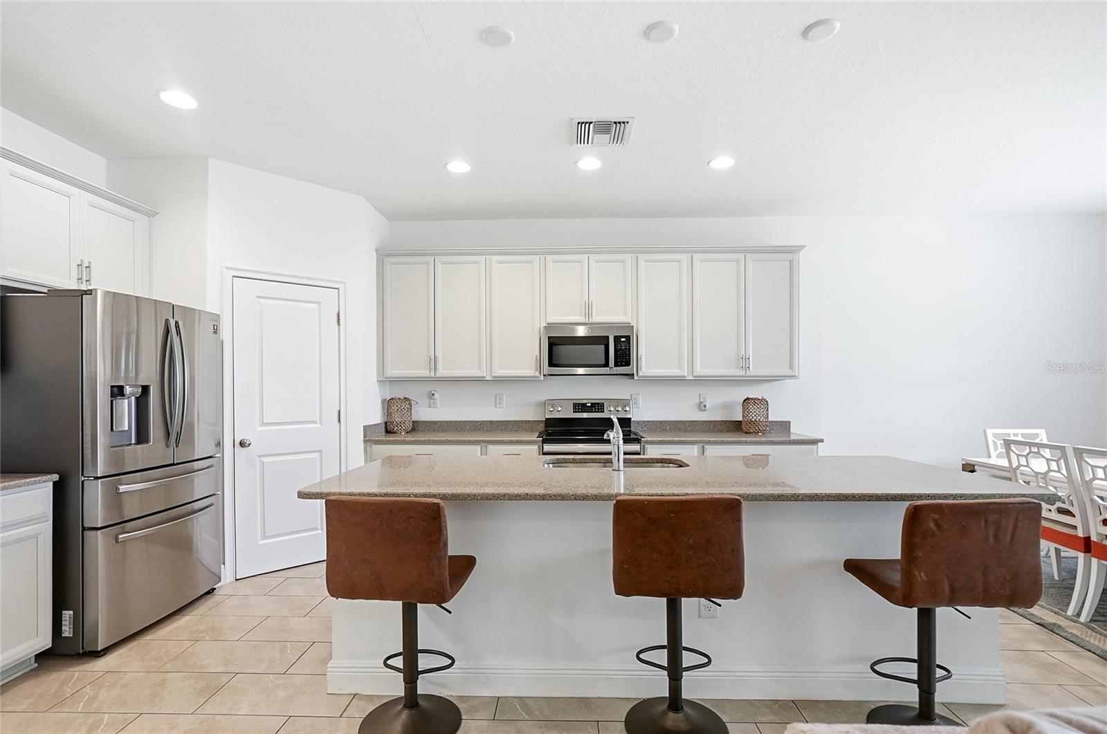 FLORABLU ESTATES - Residential