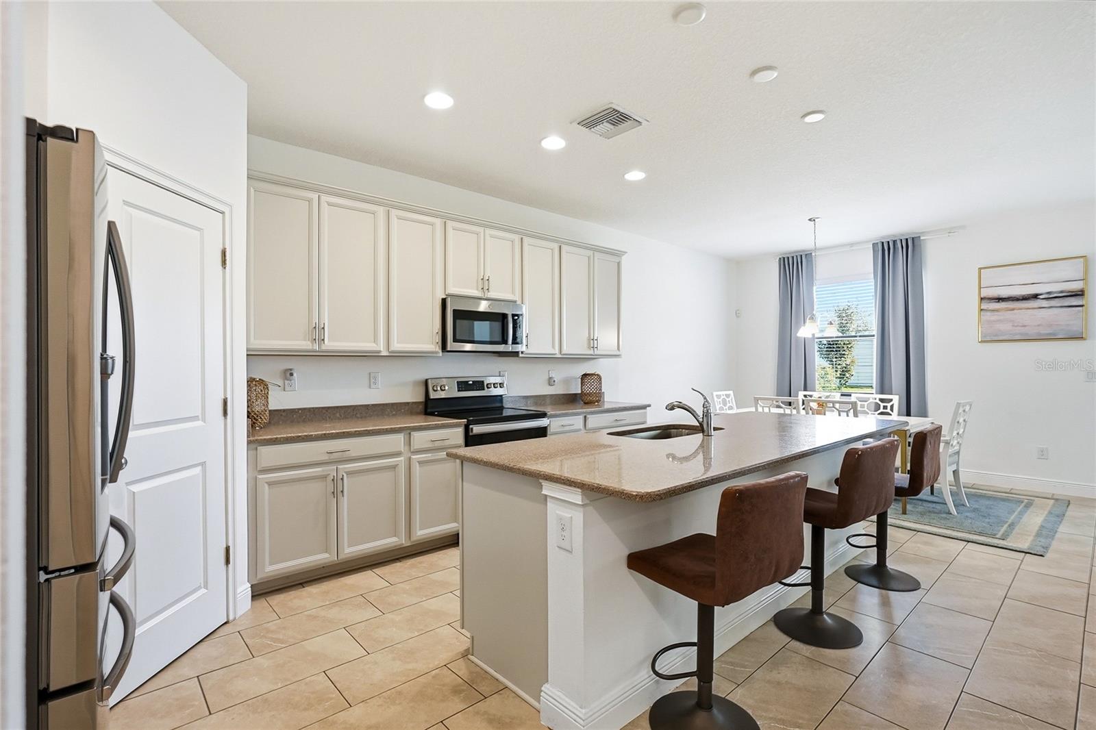 FLORABLU ESTATES - Residential