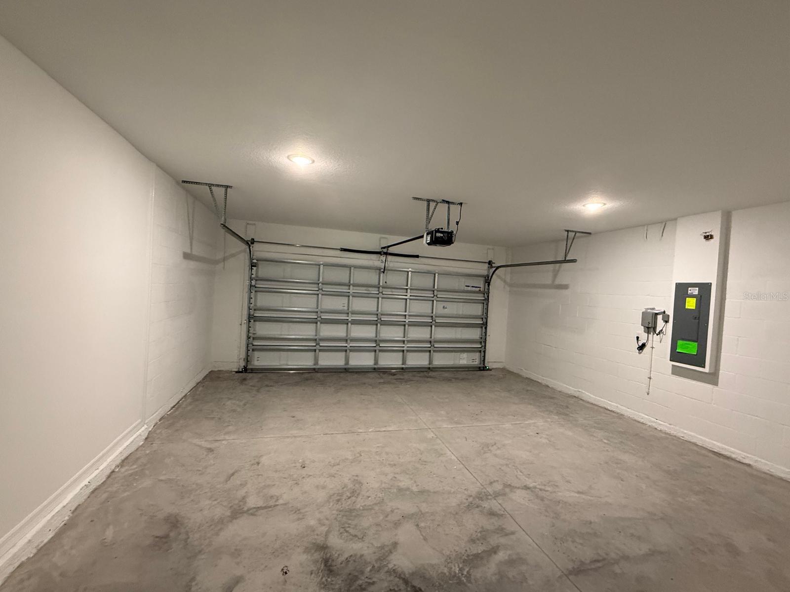 TWO RIVERS - Residential Lease