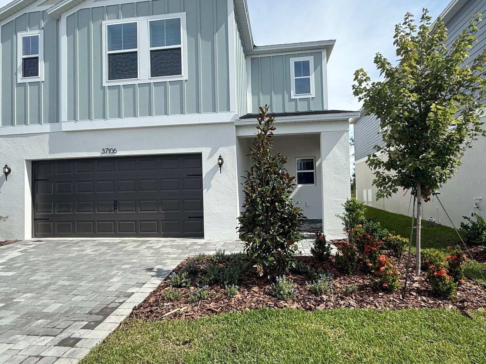 TWO RIVERS - Residential Lease