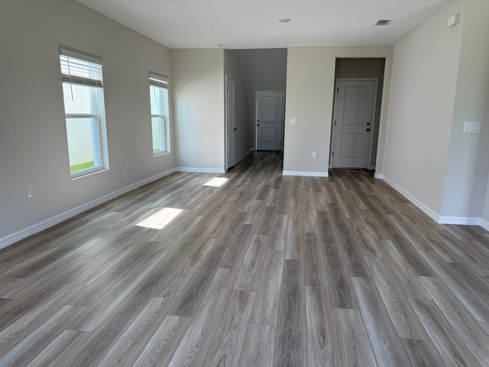 TWO RIVERS - Residential Lease