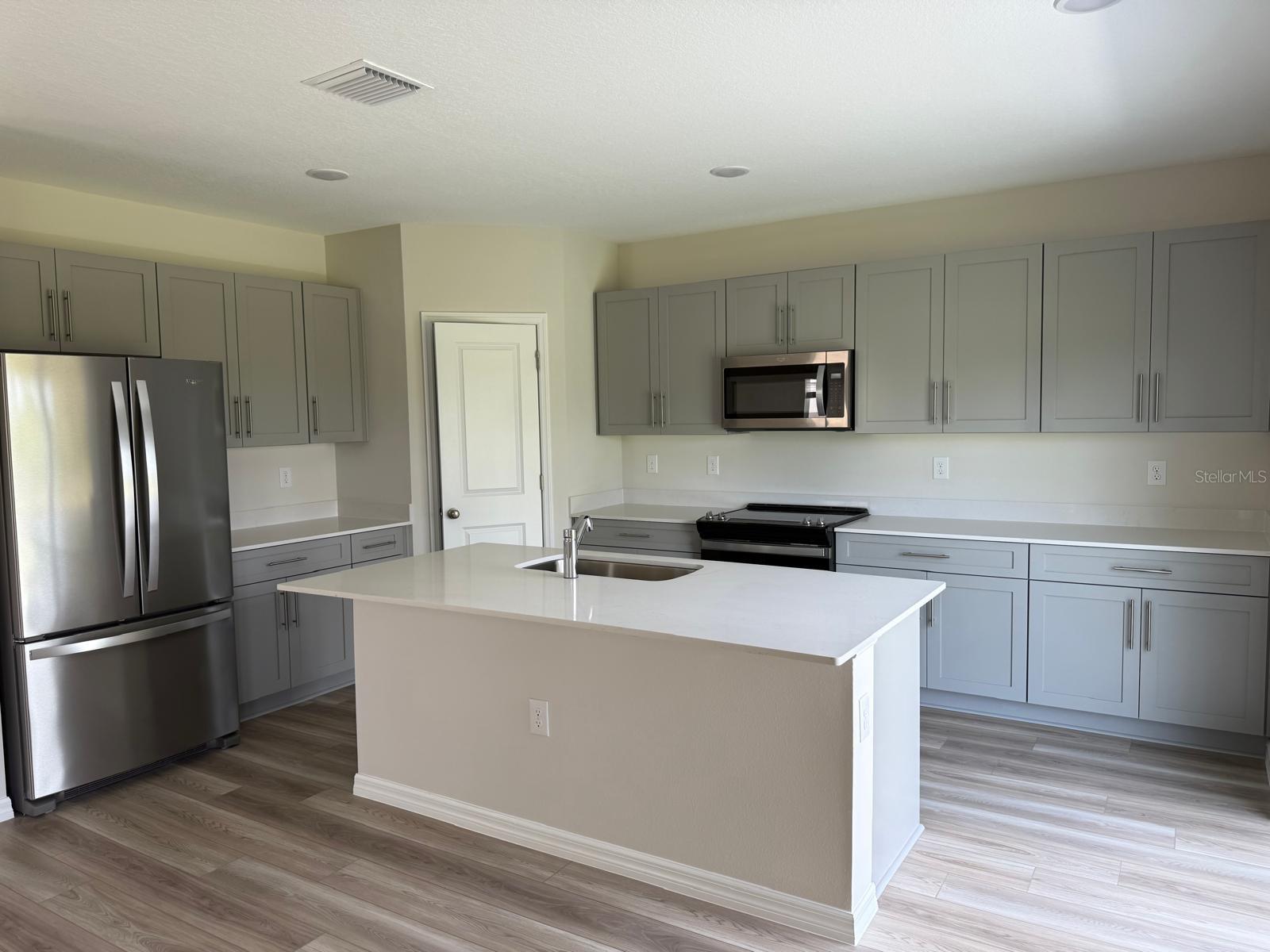 TWO RIVERS - Residential Lease