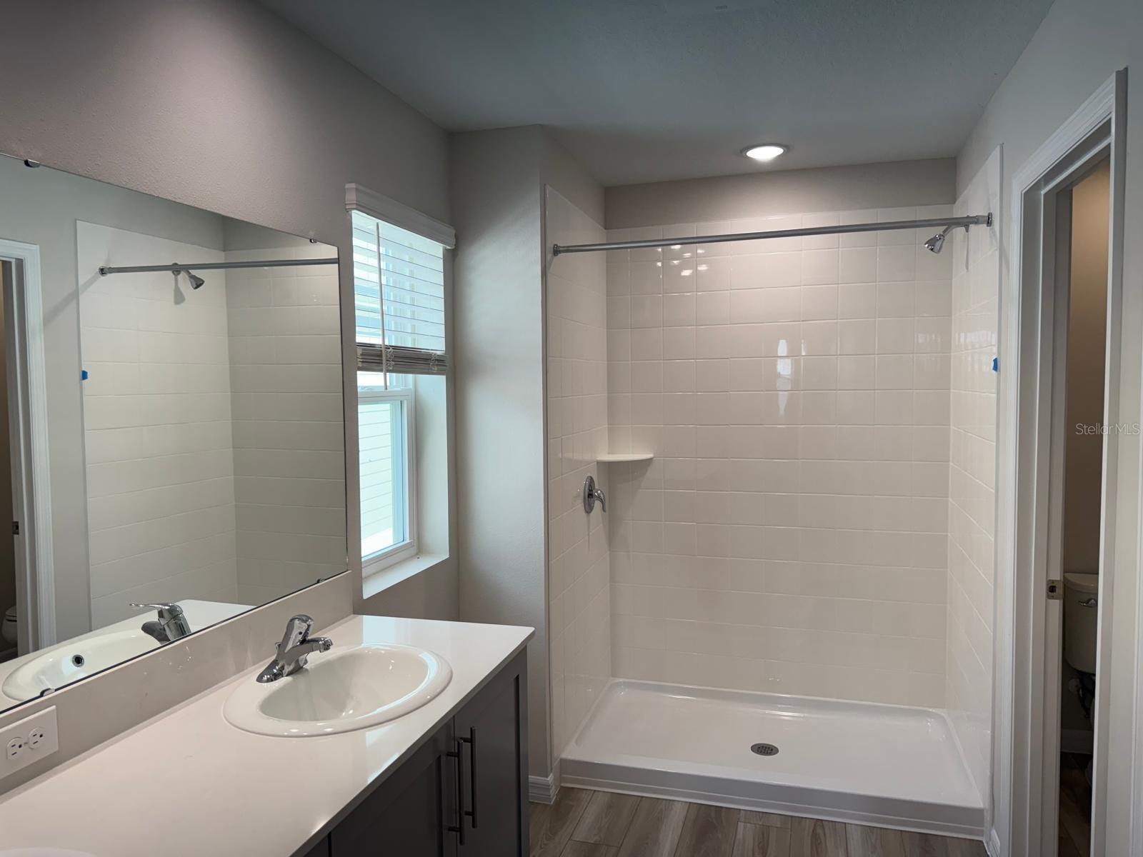 TWO RIVERS - Residential Lease